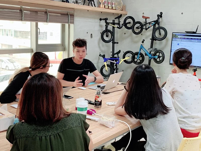 電商 新媒體 商業思維 商業模式 思維一變市場一片 獨立站 自媒體 網路賺錢 被動收入 抖音 TIKTOK 剪映 興趣電商 Dropshipping shopify  淘寶 Aliexpress 蝦皮 Lazada Shopee 拼多多 1688 GoogleAds GoogleMarketing FacebookMarketing Facebook Staryo電商運營教程 Staryo电商运营教程 游炘达 游炘達 電商教學 電商創業 電商培訓 tiktok教學 shopify教學